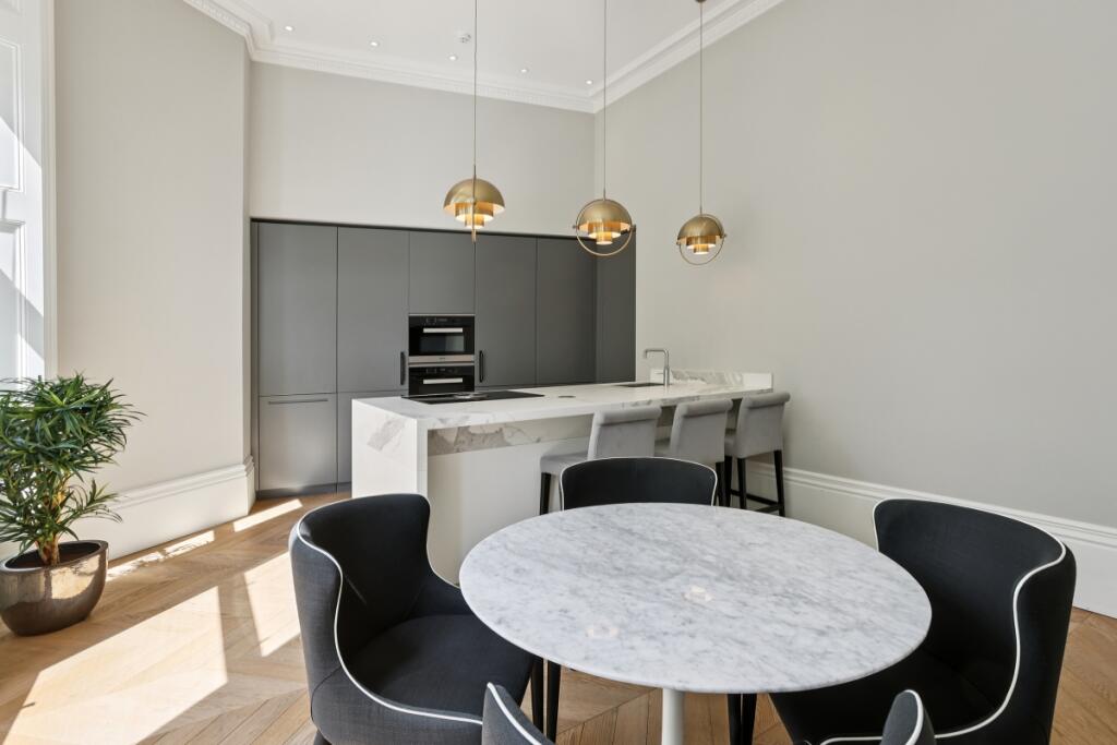 4 The   Arts Hous...