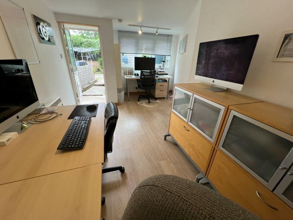 HOME OFFICE
