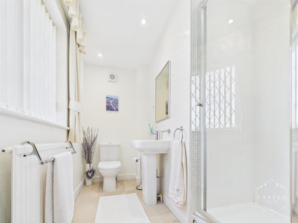 ENSUITE SHOWER ROOM