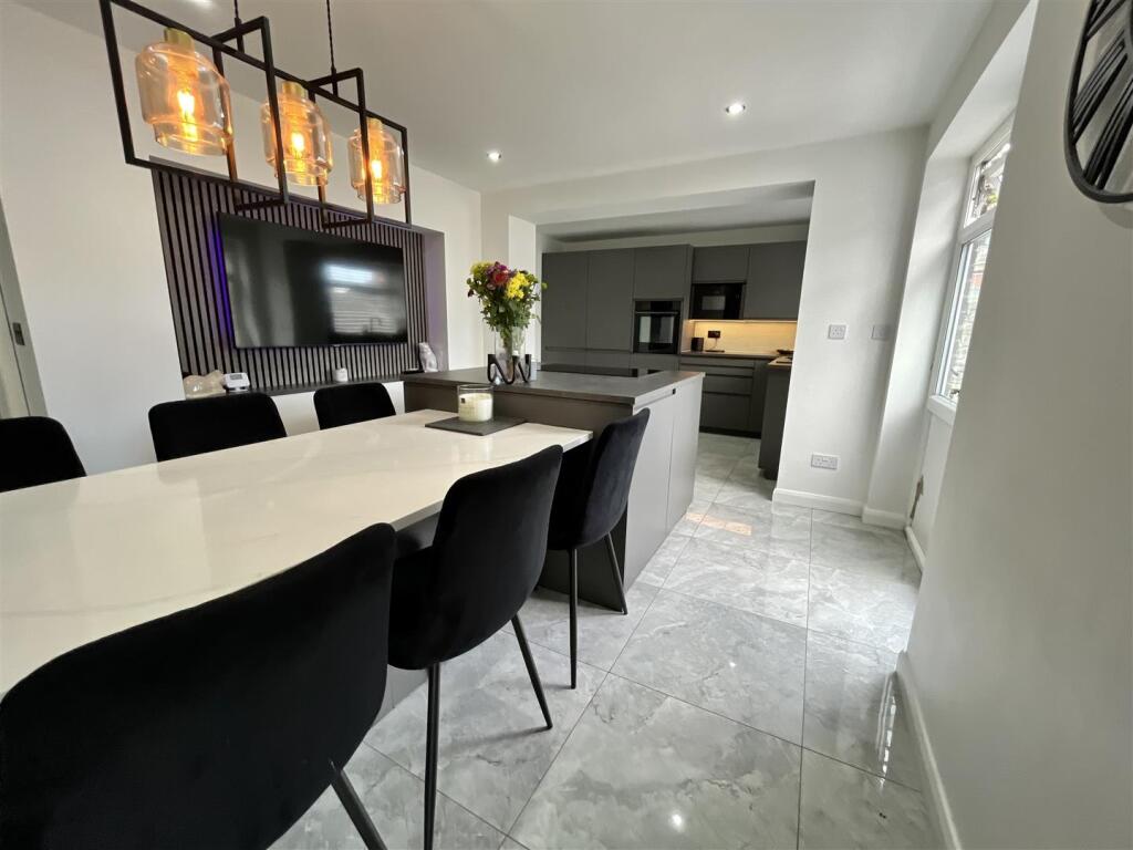 Open Plan Kitchen/ Diner