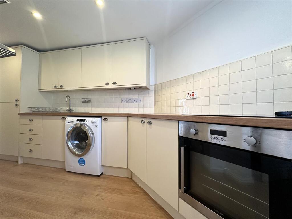 Kitchen II.jpg