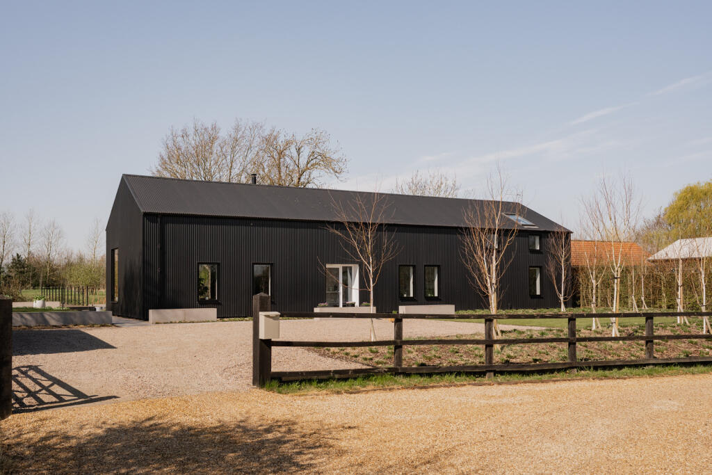 273725 - Tinkers Barn, Bressingham-3.jpg