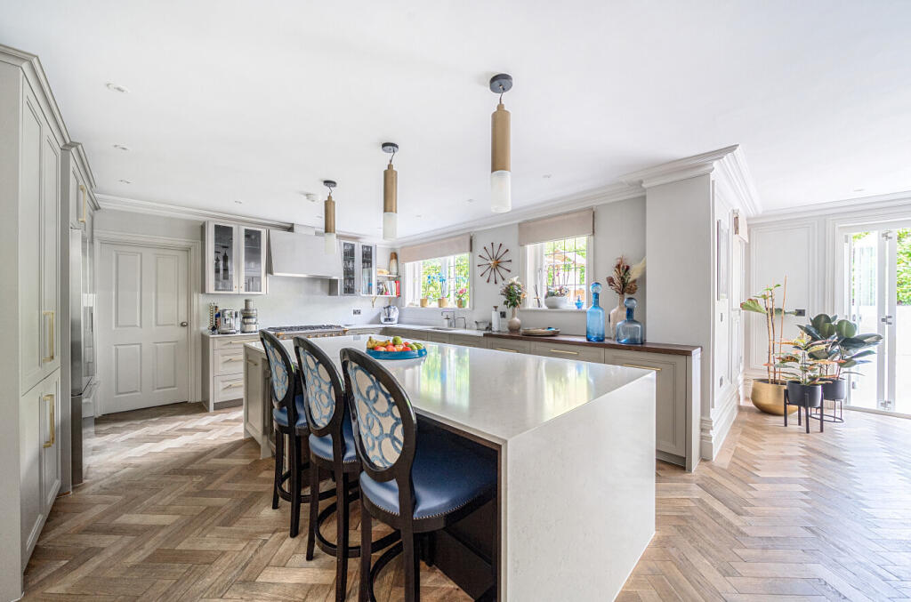 1314396-38-685696...