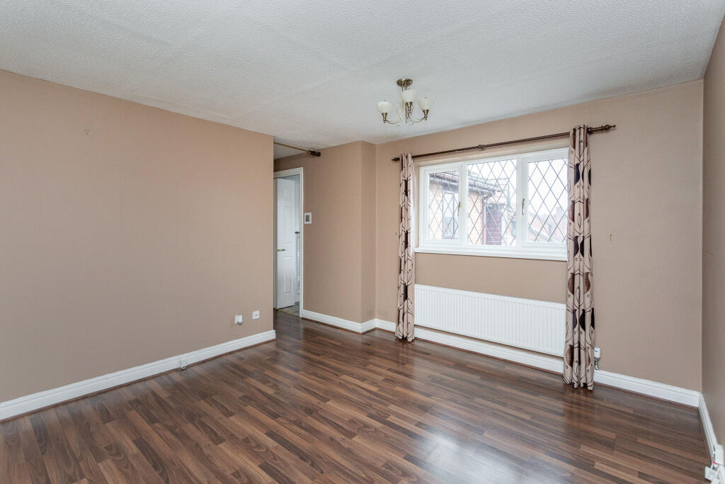 bedroom 1b