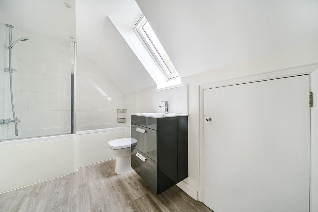 1298365-3-682dae7...