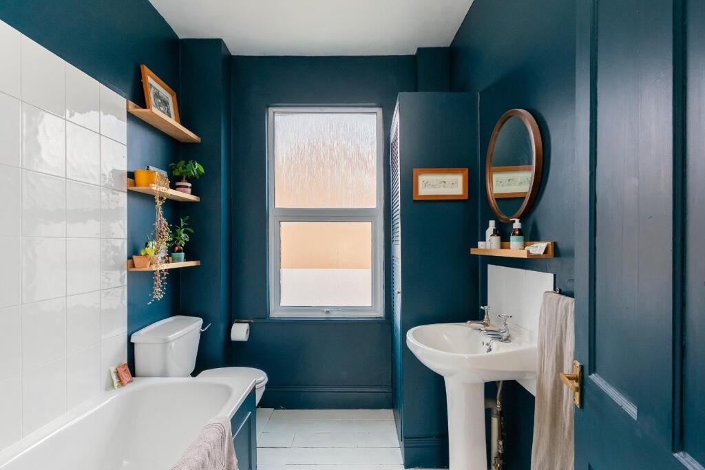 3A5SBR - Bathroom C.jpg