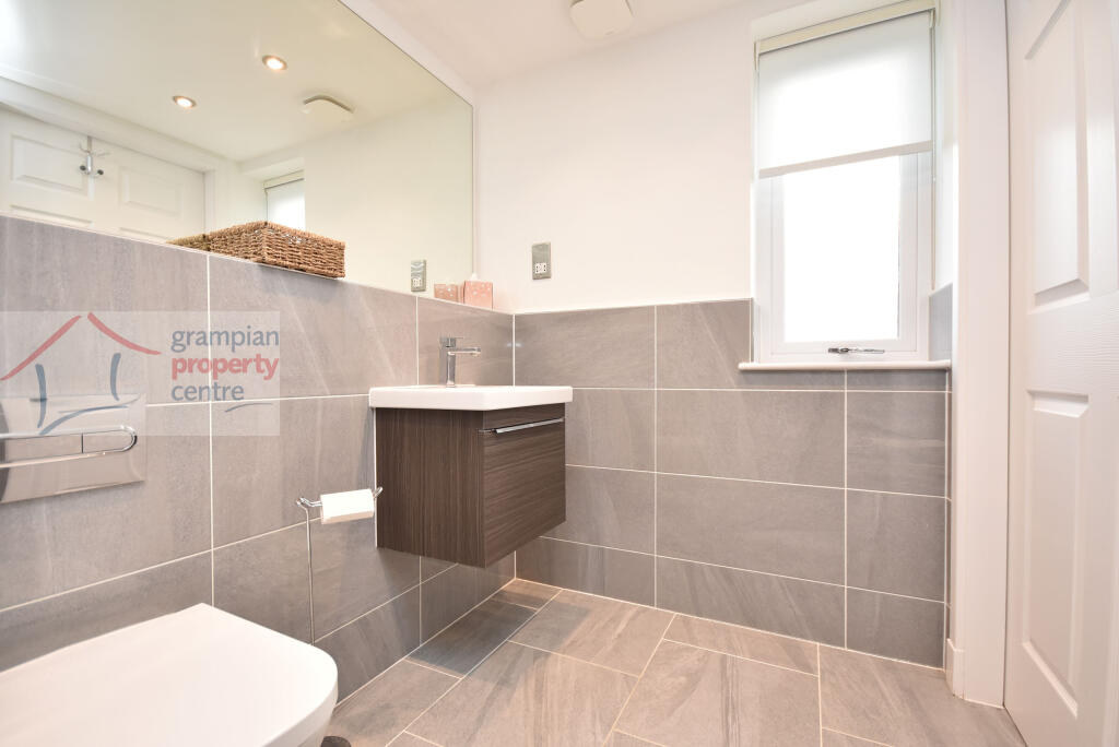 en-suite 2.JPG