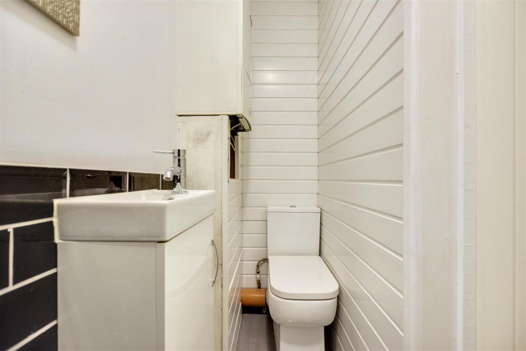 Shower Room_1.jpeg