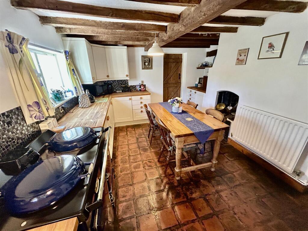 kitchen1.JPG