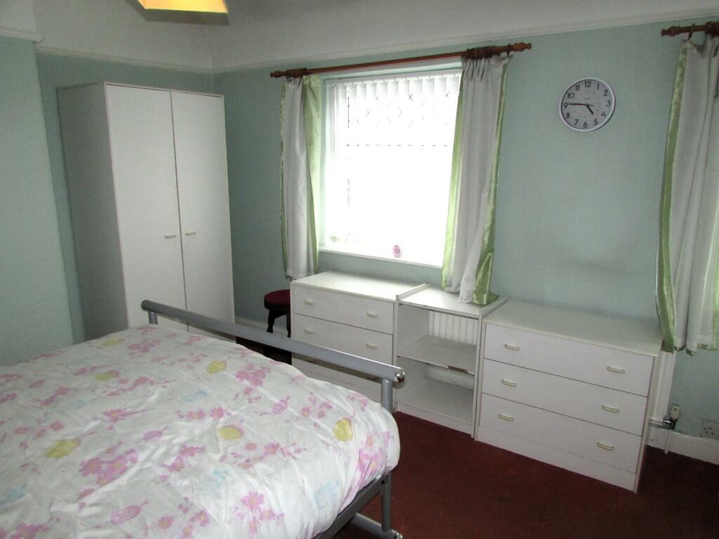 BriscoeLn136bed1.JPG