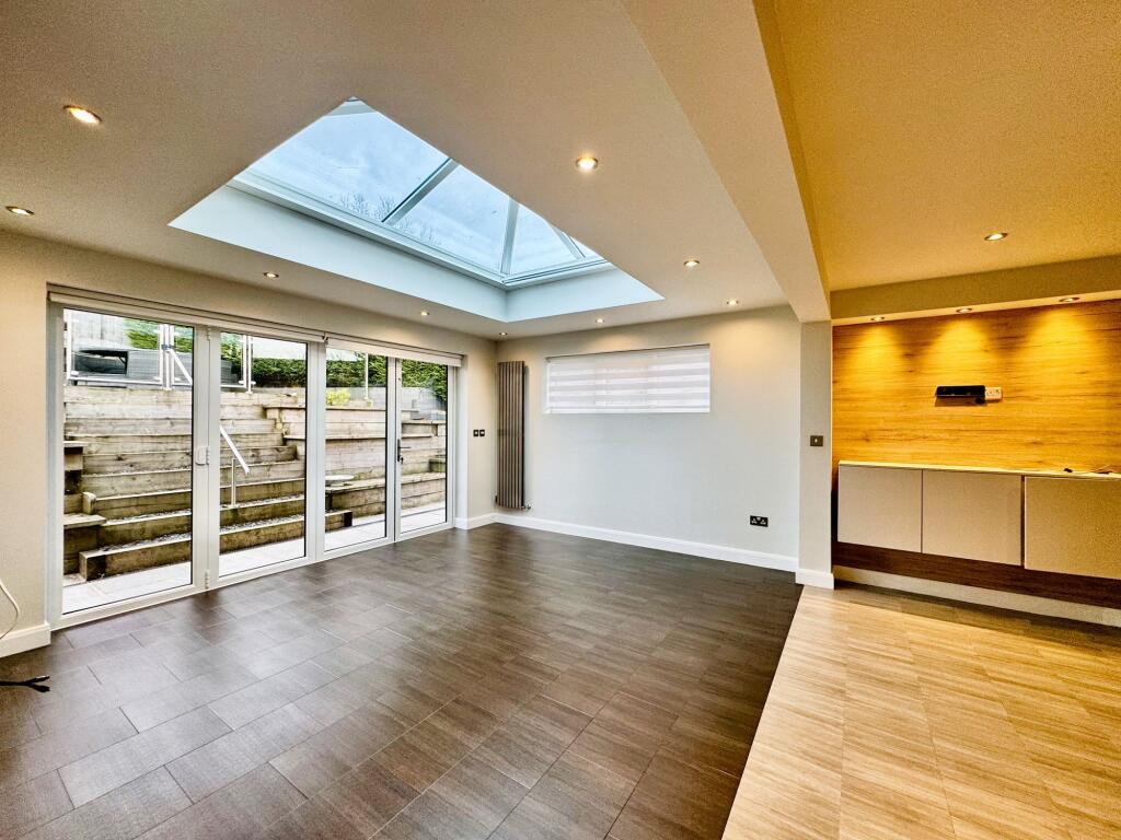 Open Plan Breakfast Kitchen &amp; Family Living Room