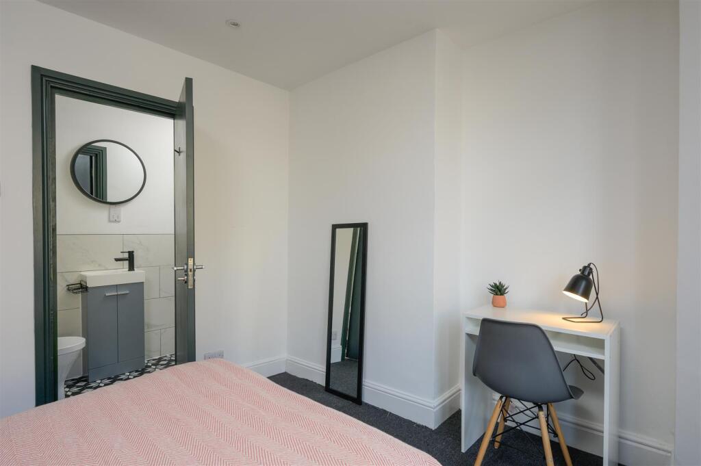 147 Avonvale Road-18.jpg