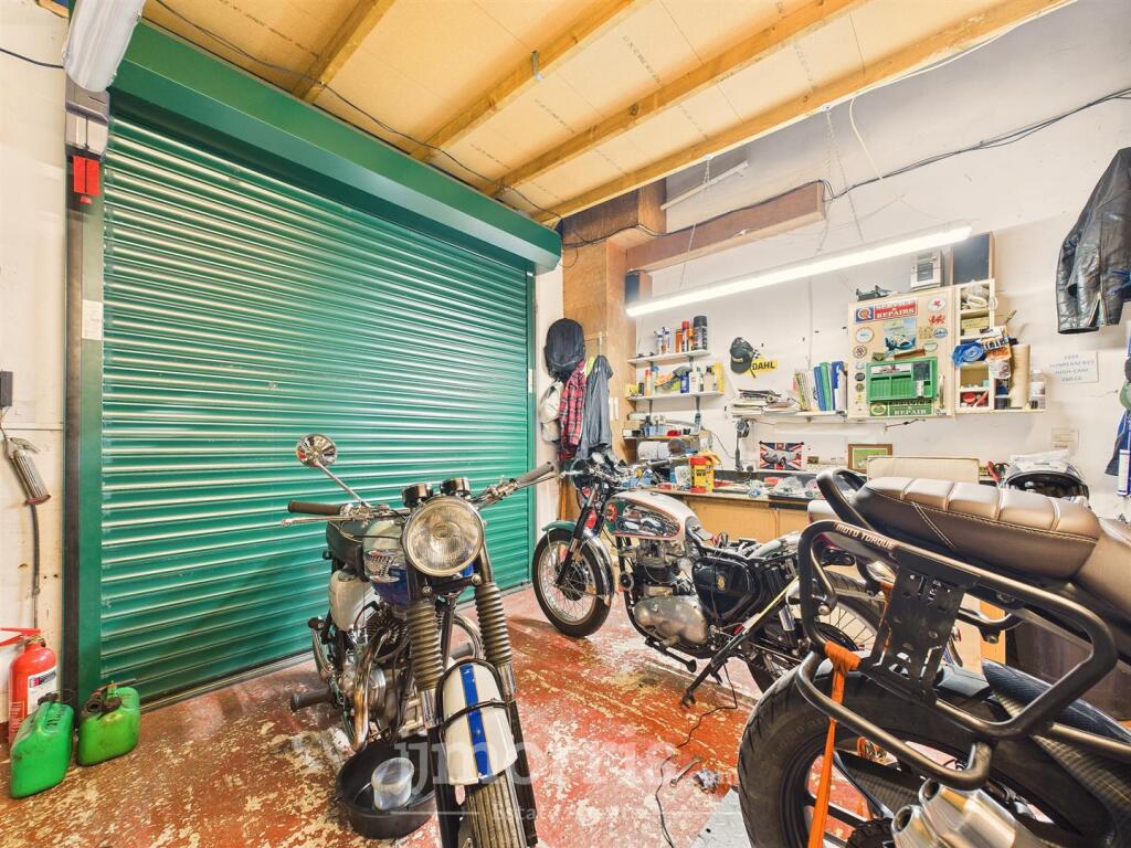 Integral Garage