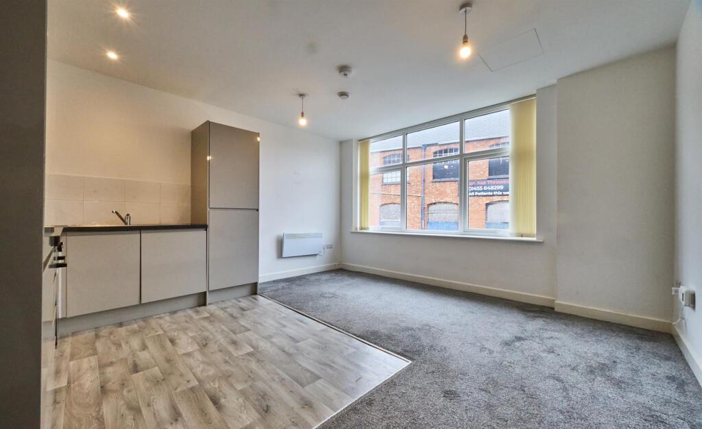 island house BW (6).jpg