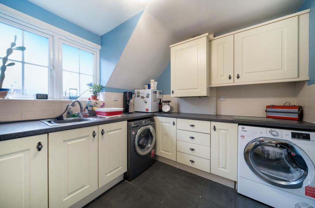 1381410-19-6914775c5bd60-ARW