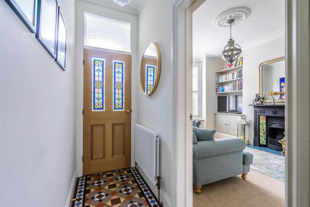 Thorpe St (11) hallway.jpg