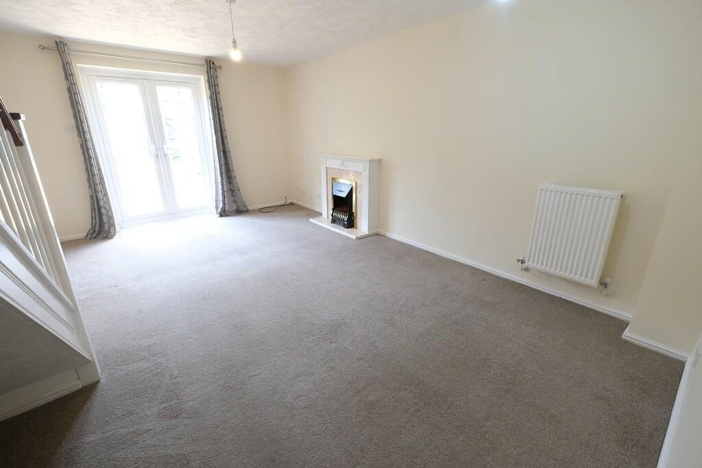 SITTING/DINING ROOM