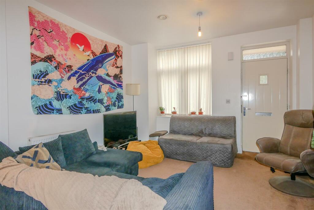 LOUNGE AREA