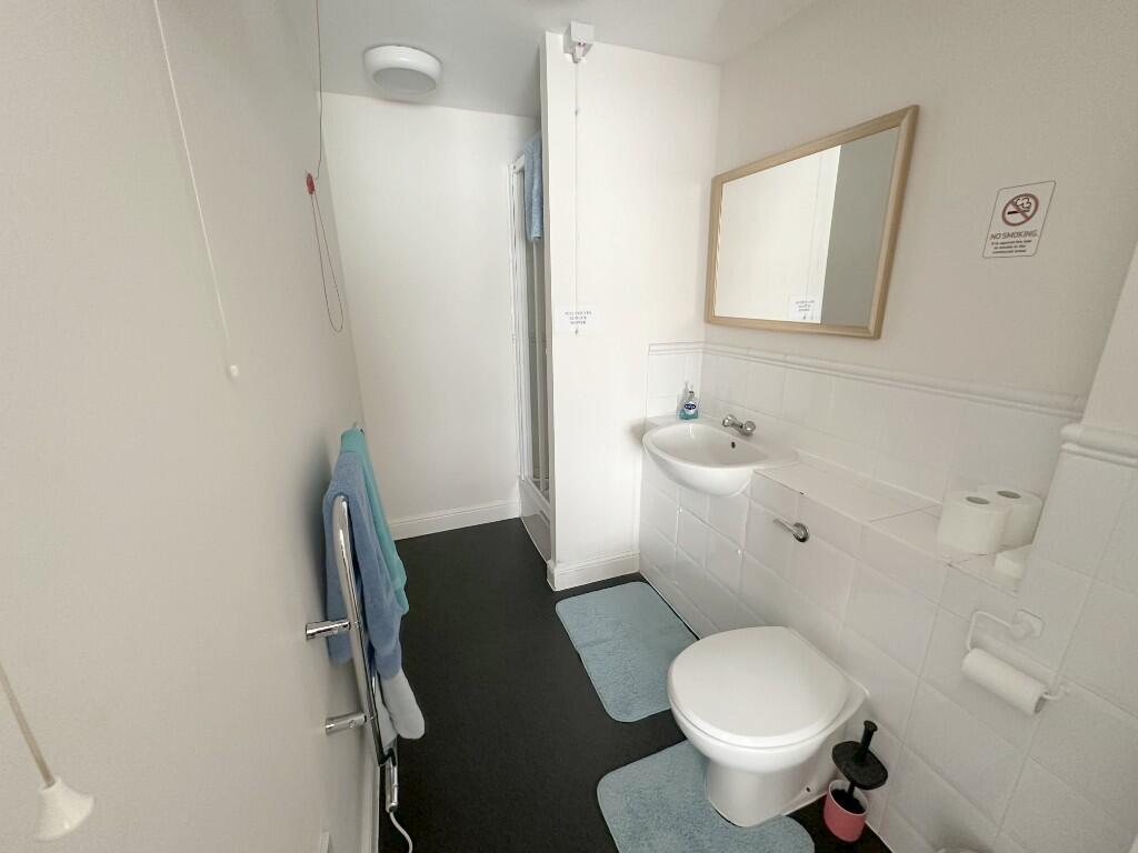 en-suite shower room