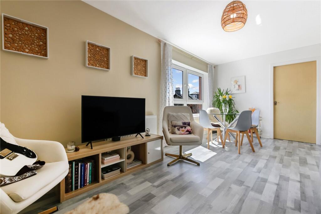 Lounge To Dining