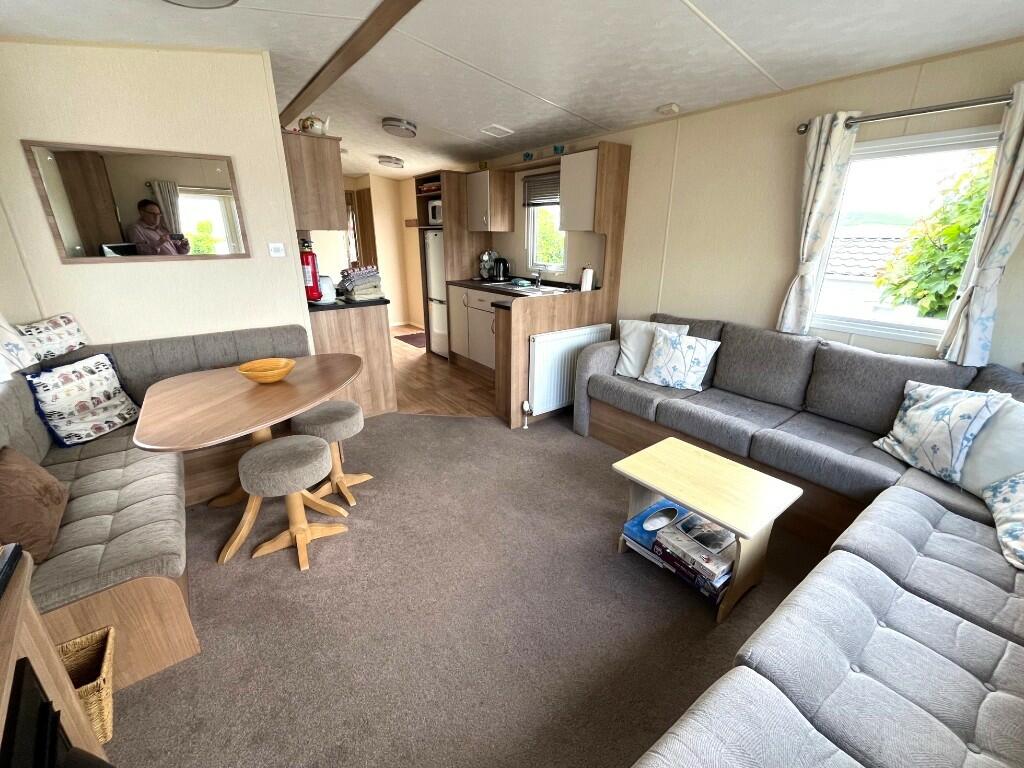 Lounge/diner/kitchen