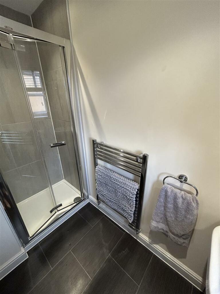 ENSUITE SHOWER ROOM