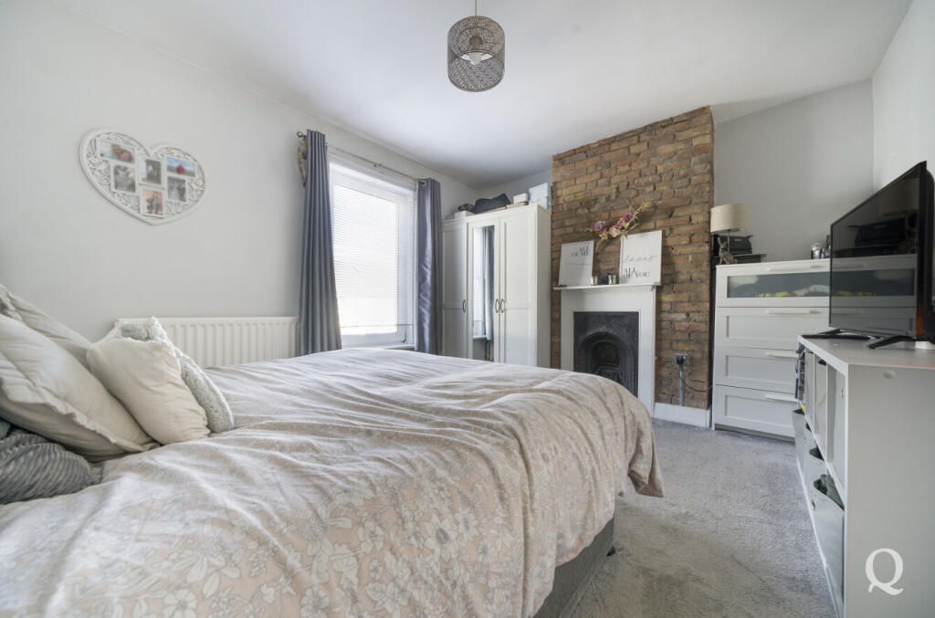 b95573f4-b438-4f5...