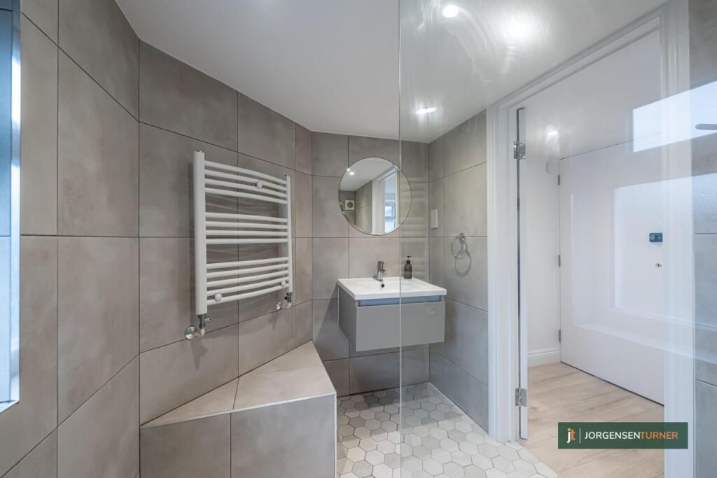 Shower Room .jpg