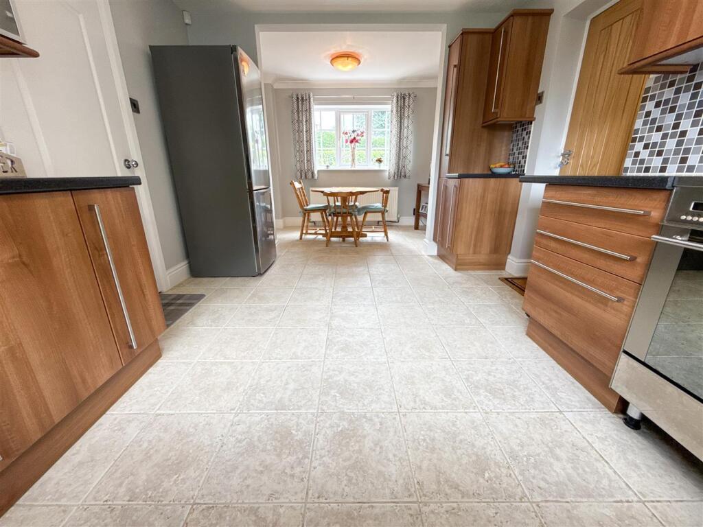 OPENPLAN KITCHEN DINING ROOM