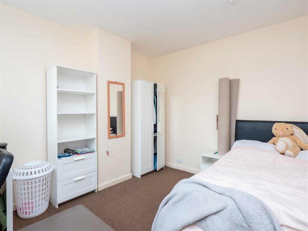 bedrooms 3.jpg