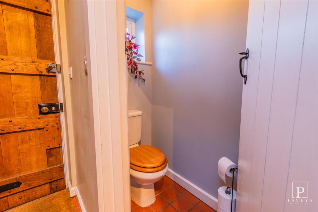 CLOAKROOM
