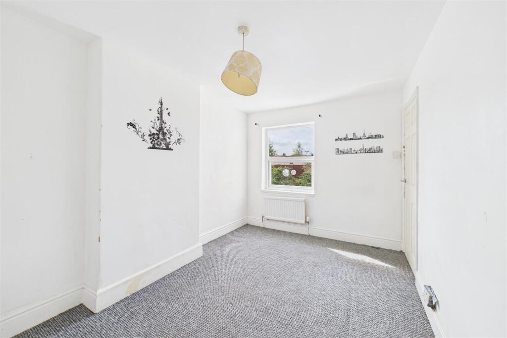 59 Great Western Road, Gloucester GL1 3PZ| Freehol