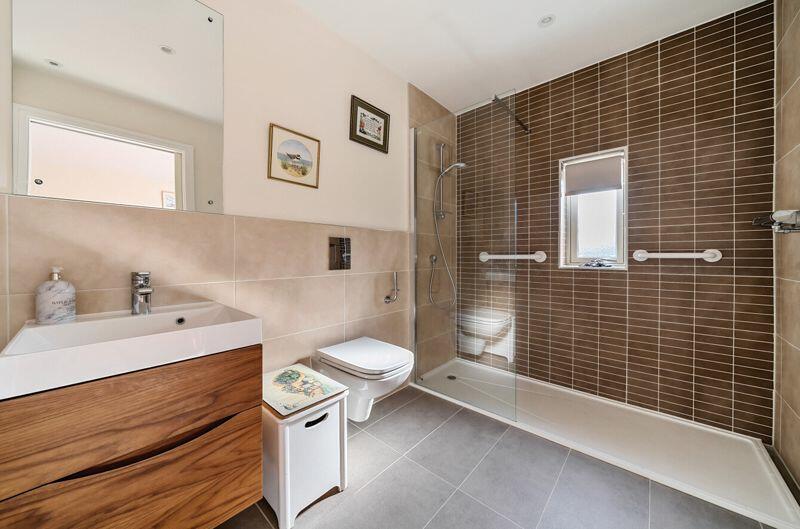 Ensuite shower room to bedroom