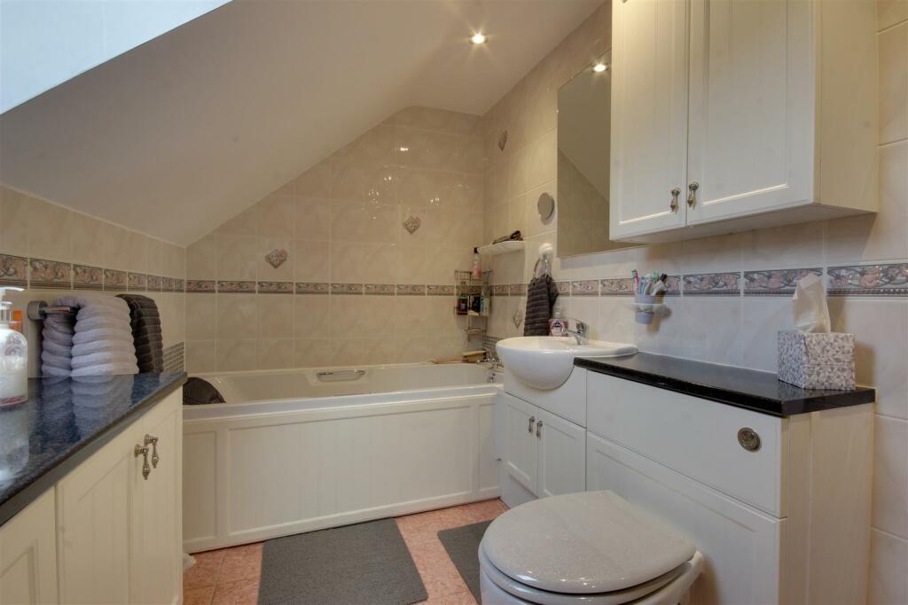 En-suite Bathroom