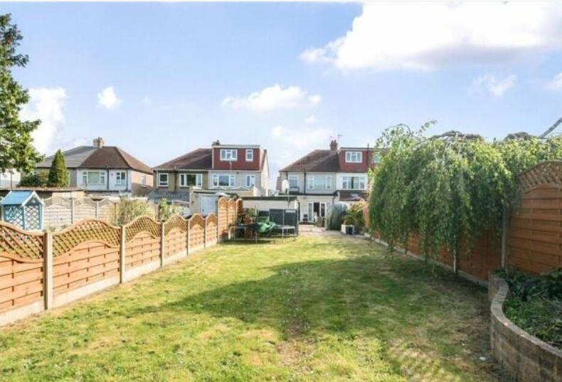 42 Orchard Close - 15.jpg