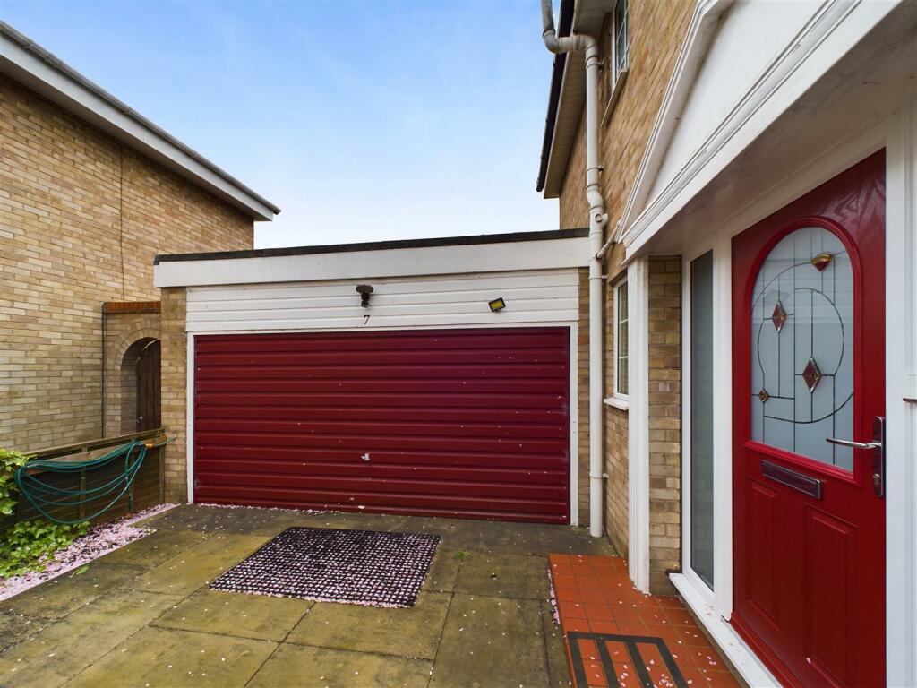 DOUBLE GARAGE
