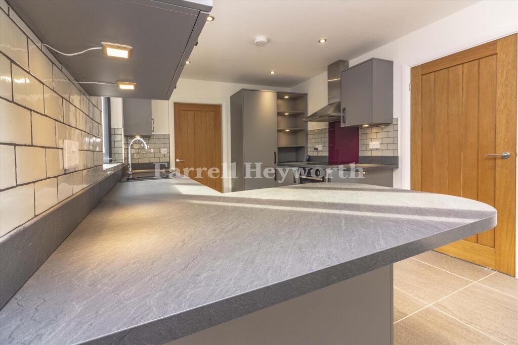 Kitchen f