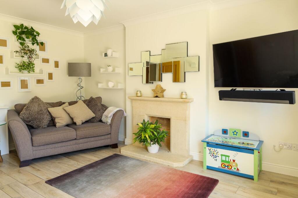 Lacock Gardens, Hilperton, Trowbridge, BA14 7TG