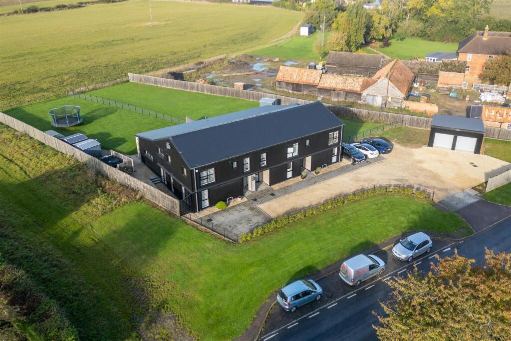 241017 - South End Barn, Ravensden - 11.jpg