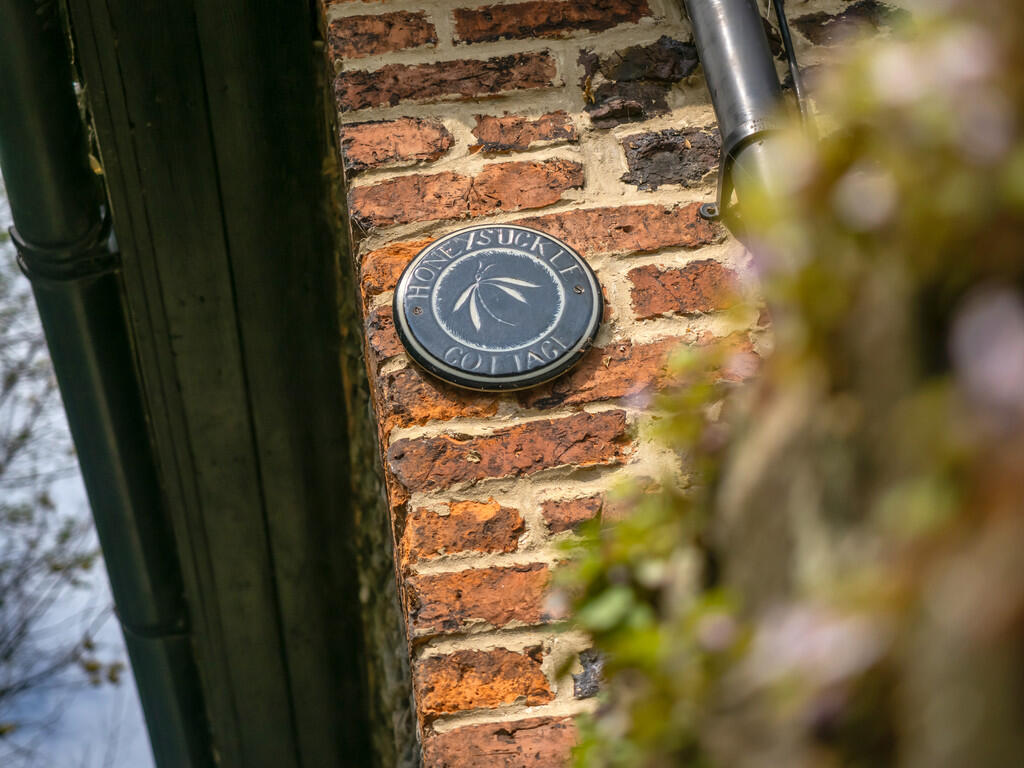 HoneysuckleCottag...