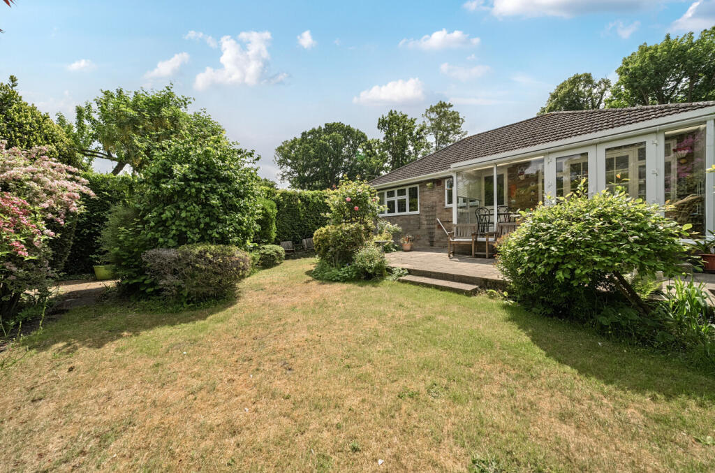 1295449-5-682b3fe...