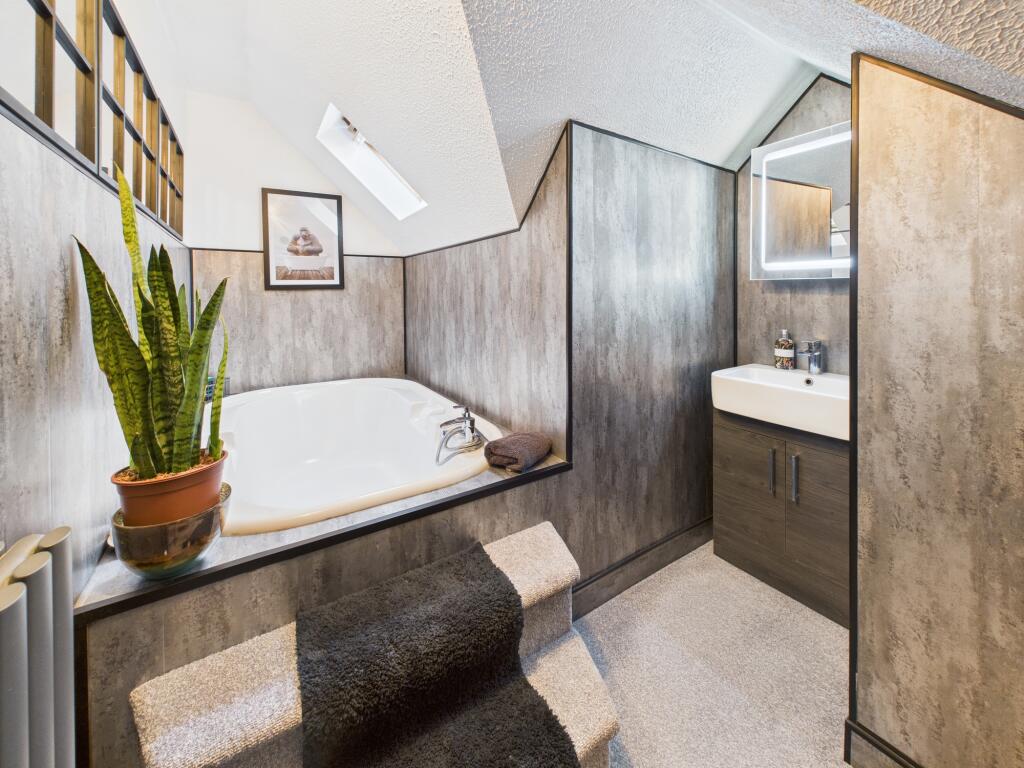 Ensuite Bathroom