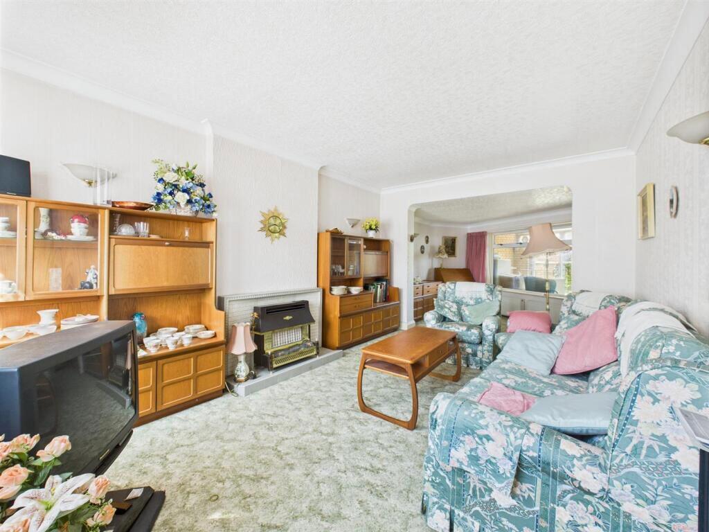 Herlwyn Avenue, Ruislip, London, Middlesex, HA4 6HE