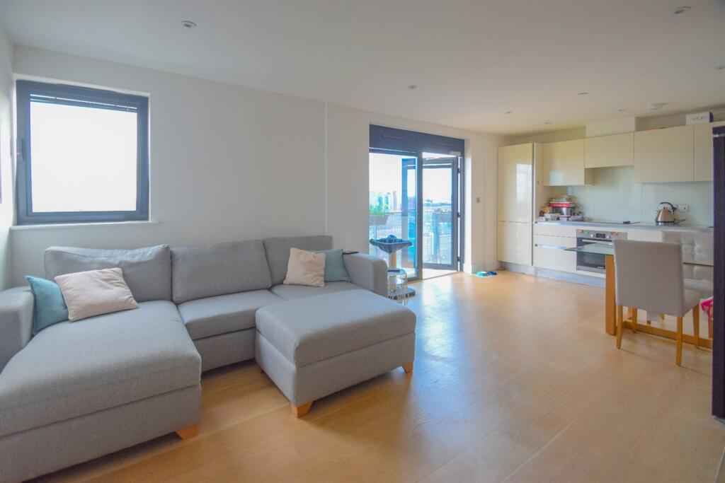 Living/Dining Area