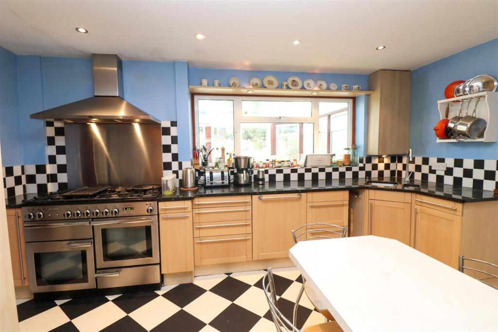 Kitchen/Breakfast Room