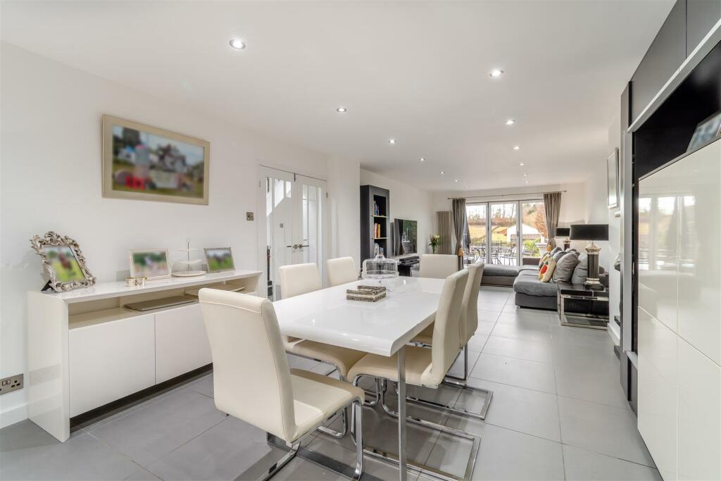 8579910-interior48.jpg