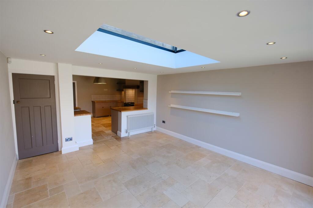 Living Kitchen B.JPG