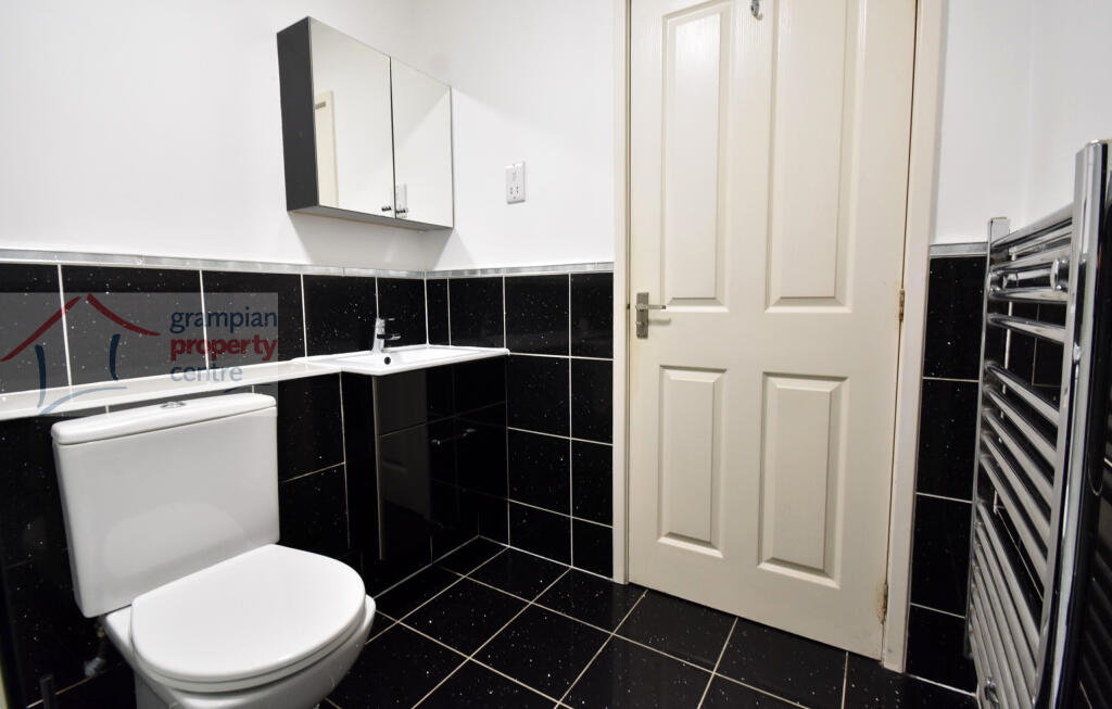 shower room 2.JPG
