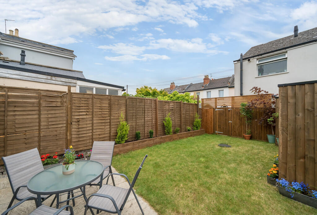 1296458-4-682da2f...