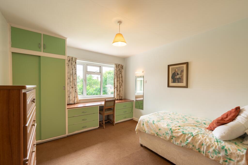 20240530131611 - 74A06144-HDR - 36 Links Avenue, F